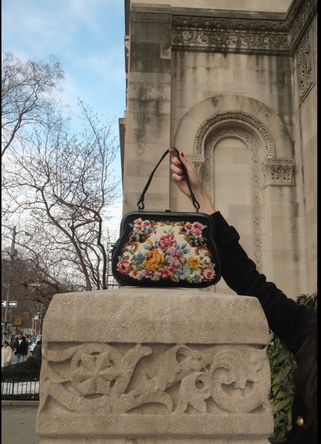Vintage 1950s needle point handbag