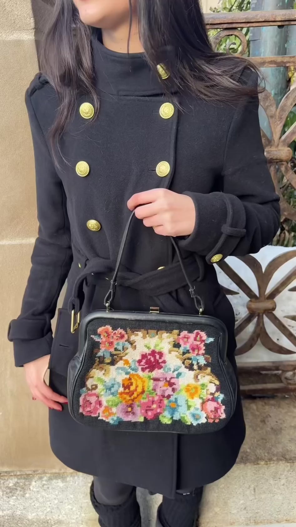 Vintage 1950s needle point handbag